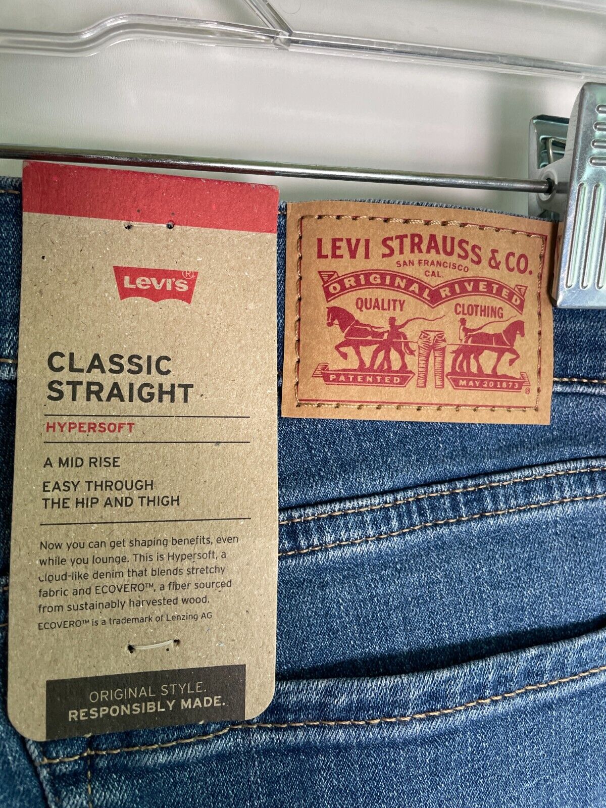 Levi's Women's 26 Classic Straight Fit Jeans Speed Blue Medium Wash 392500082