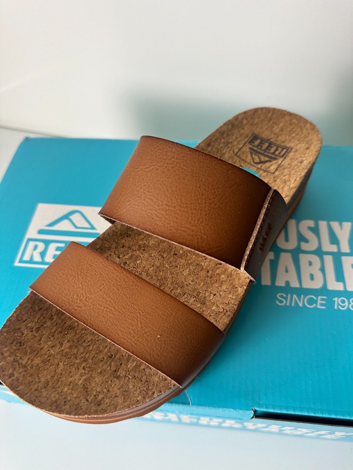 Reef Women's 5 Cushion Vista Hi Two-Strap Vegan Leather Sandals Espresso CJ6062