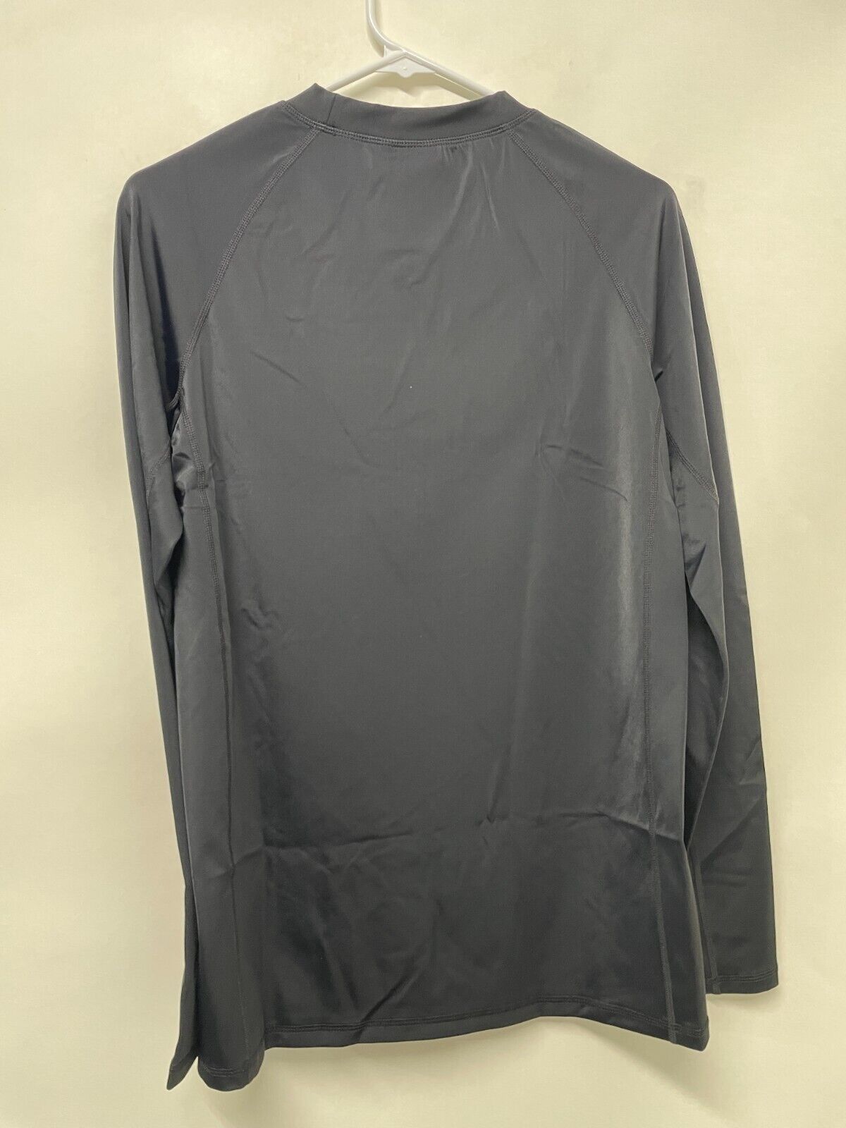 NFQ Men's M Long Sleeve Activewear Tee Shirt Rashguard Black Pullover Crew Neck