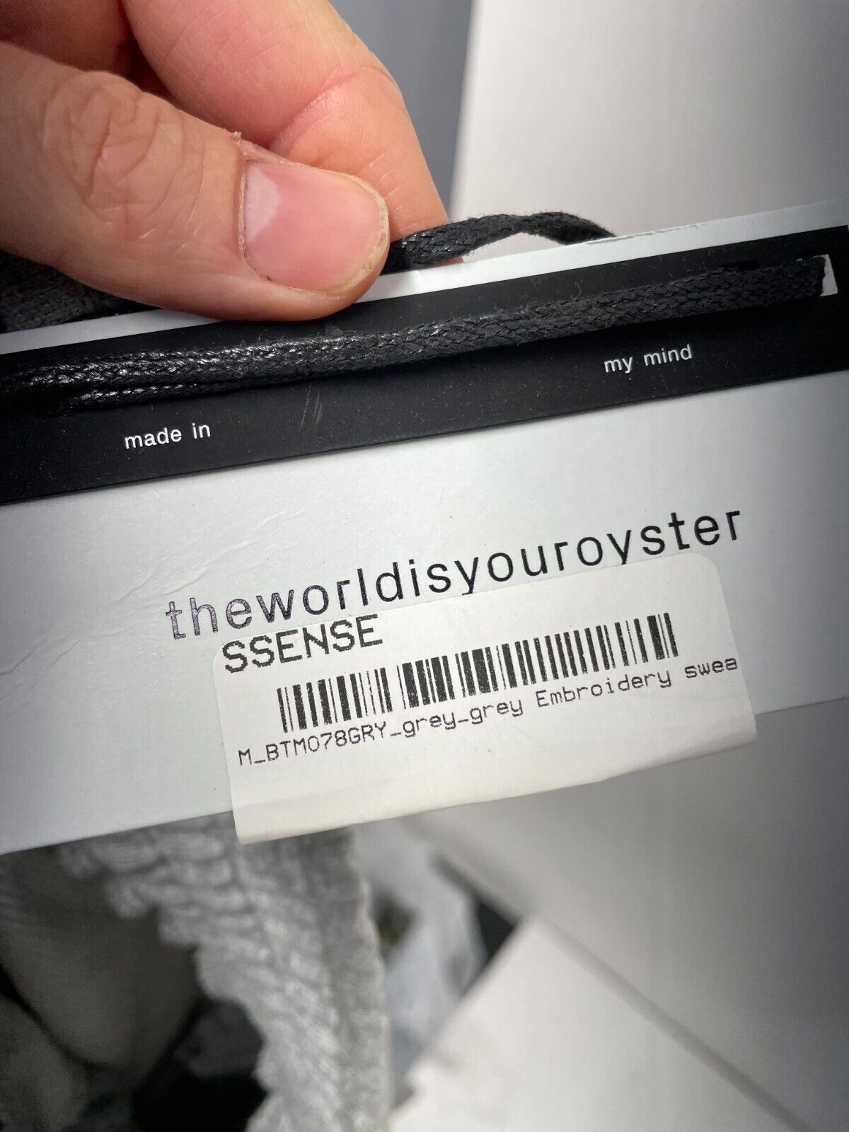 The World Is Your Oyster Mens M Embroidered Lounge Pants Gray Elastic Waist