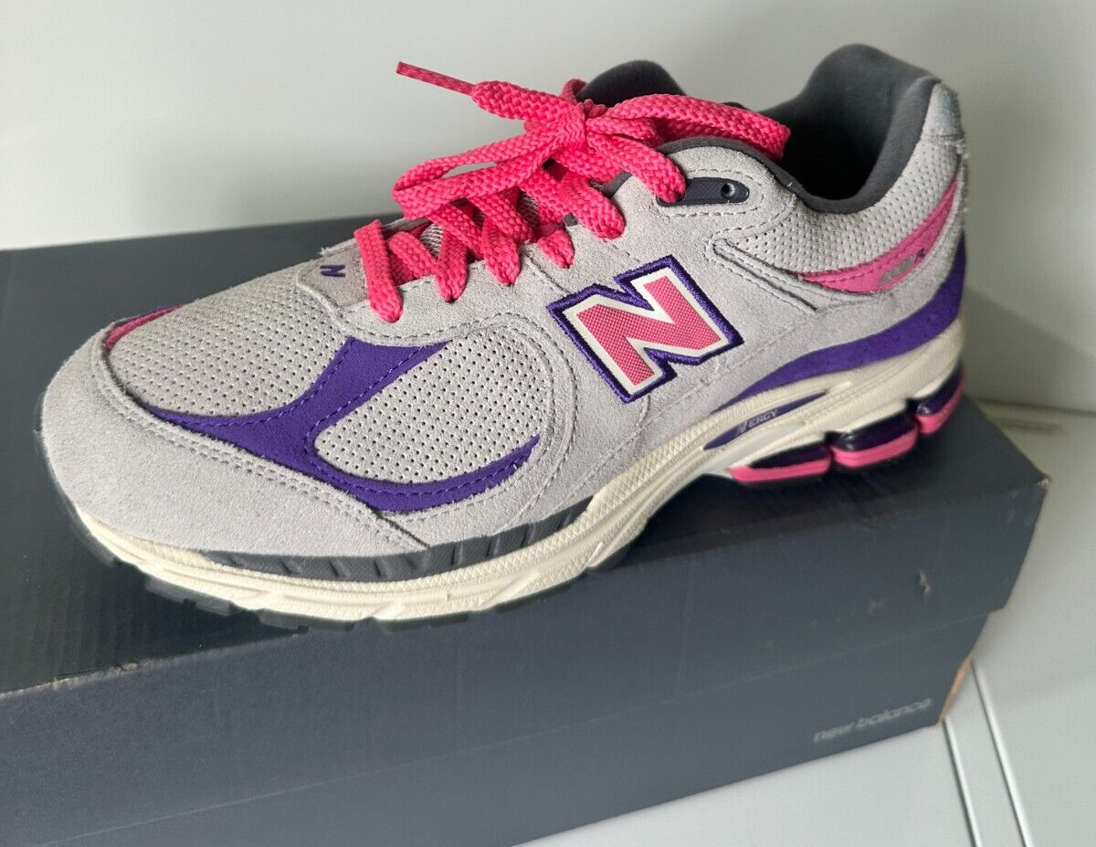 New Balance Mens 7.5 2002R Rain Cloud Prism Purple Lifestyle Sneaker M2002RWB