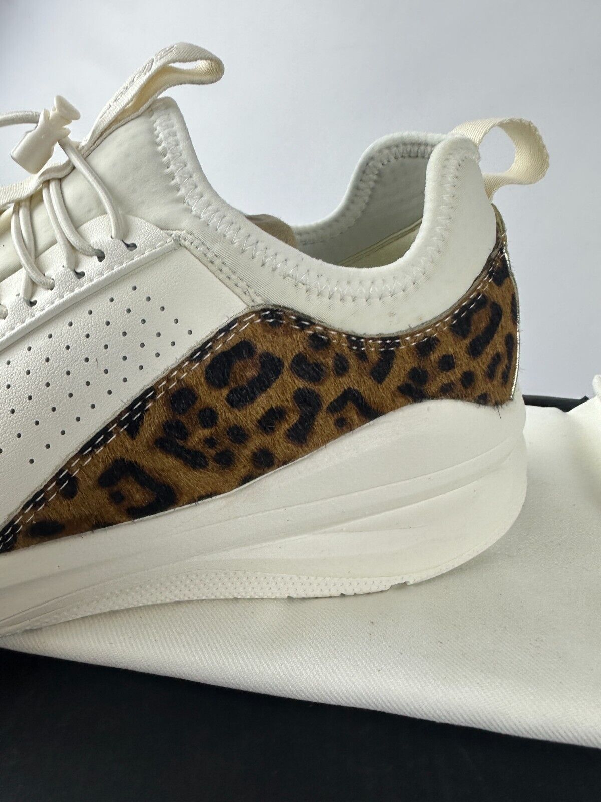 Clove Womens 10 White Leopard Print Nurse Comfort Classic LX Sneaker Shoes