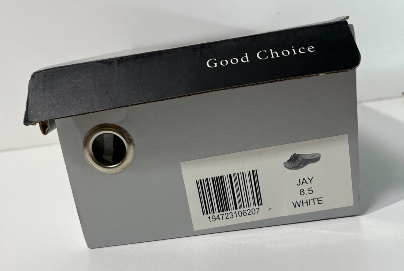 GC Good Choice Women's 8.5 Joy Flower Rosette Faux Leather Comfort Sandals White