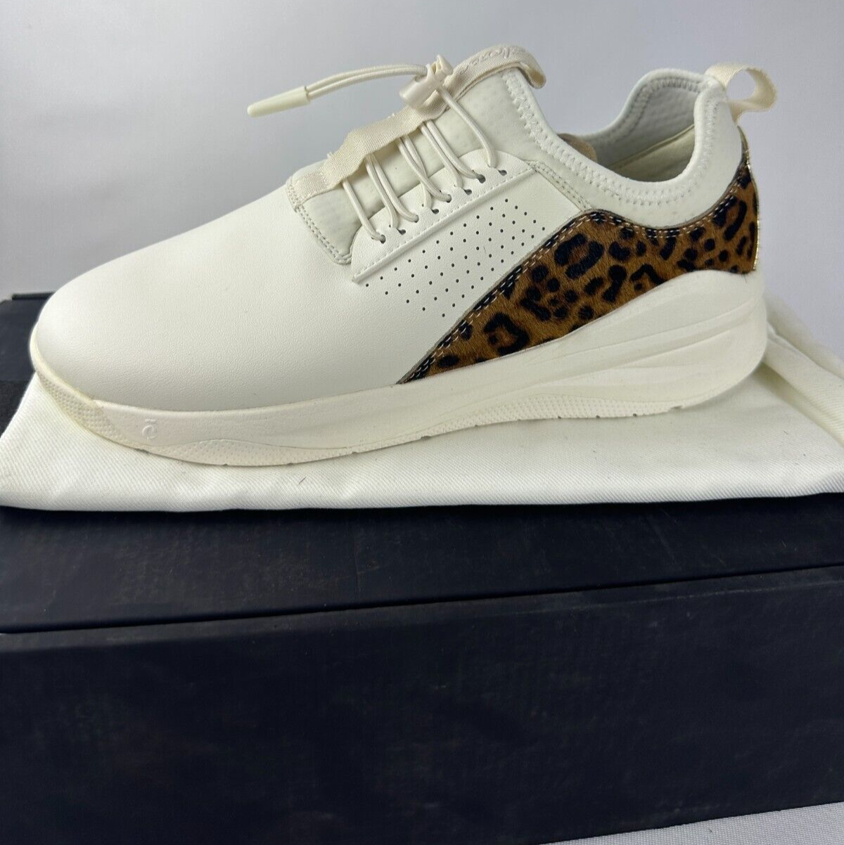 Clove Womens 10 White Leopard Print Nurse Comfort Classic LX Sneaker Shoes