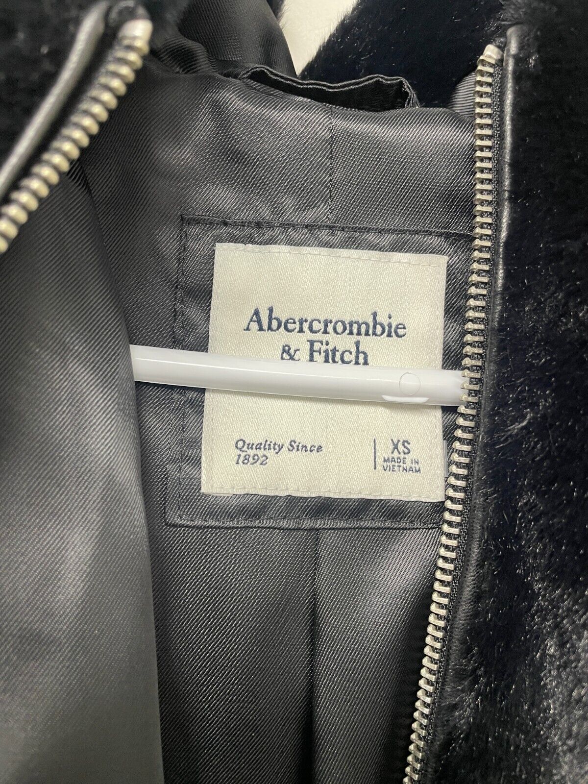 Abercrombie & Fitch Women XS Cropped Faux Fur Hooded Jacket Black Plush Zip A&F