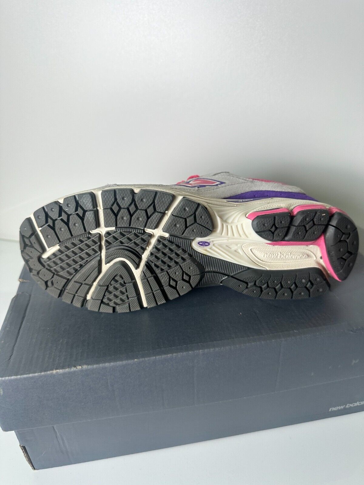 New Balance Mens 7.5 2002R Rain Cloud Prism Purple Lifestyle Sneaker M2002RWB