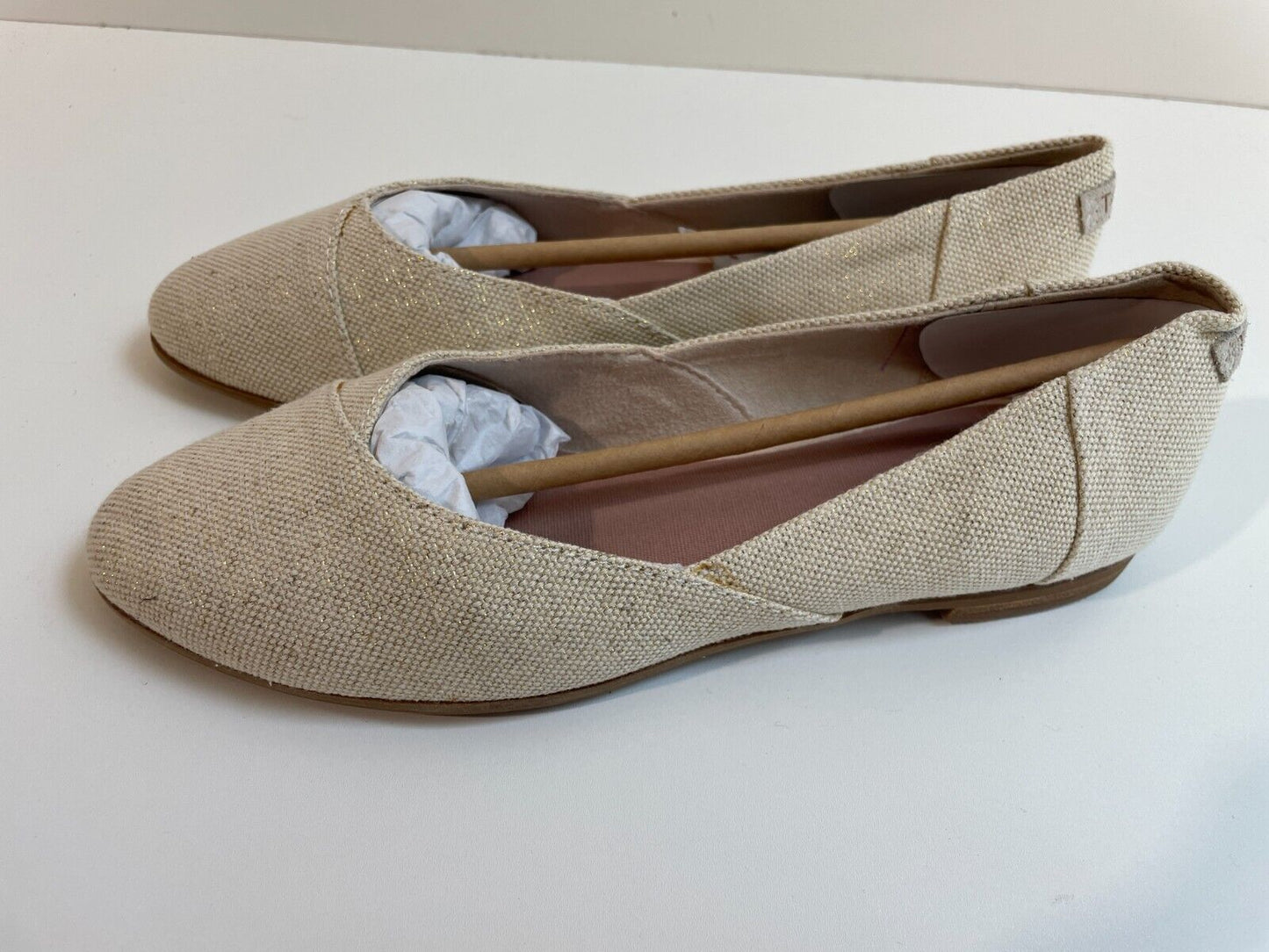 TOMS Women's 7 Jutti Neat Slip On Canvas Flat Off White Almond Toe 555678