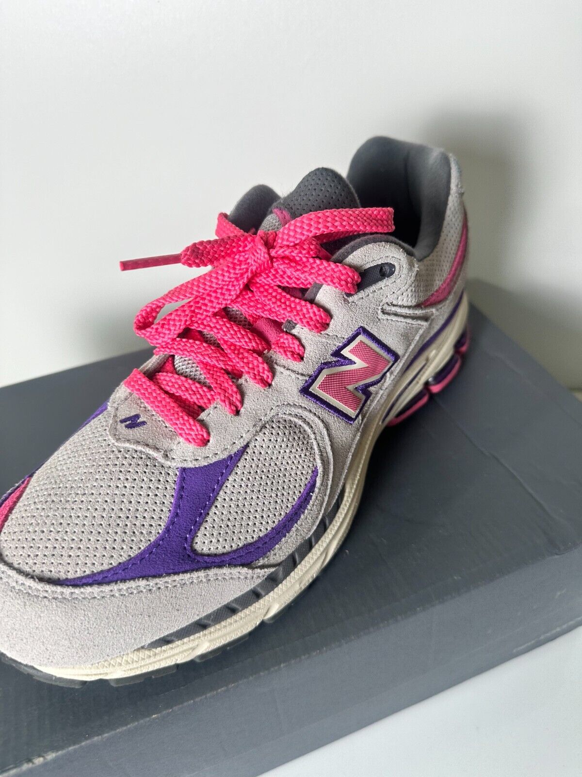 New Balance Mens 7.5 2002R Rain Cloud Prism Purple Lifestyle Sneaker M2002RWB