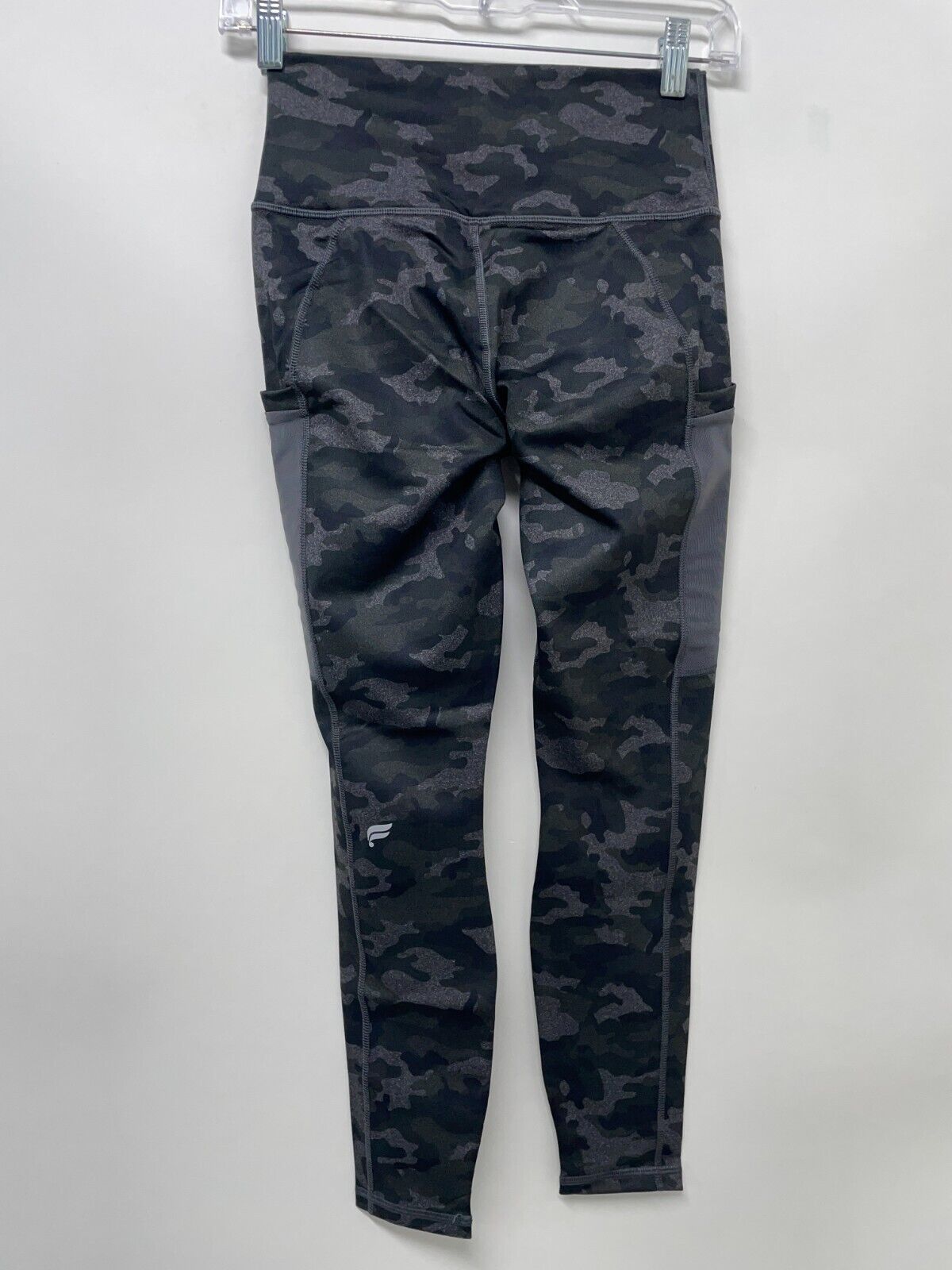 Fabletics Womens XS On-The-Go High-Waisted Leggings Gray Camo LG2045881-2482
