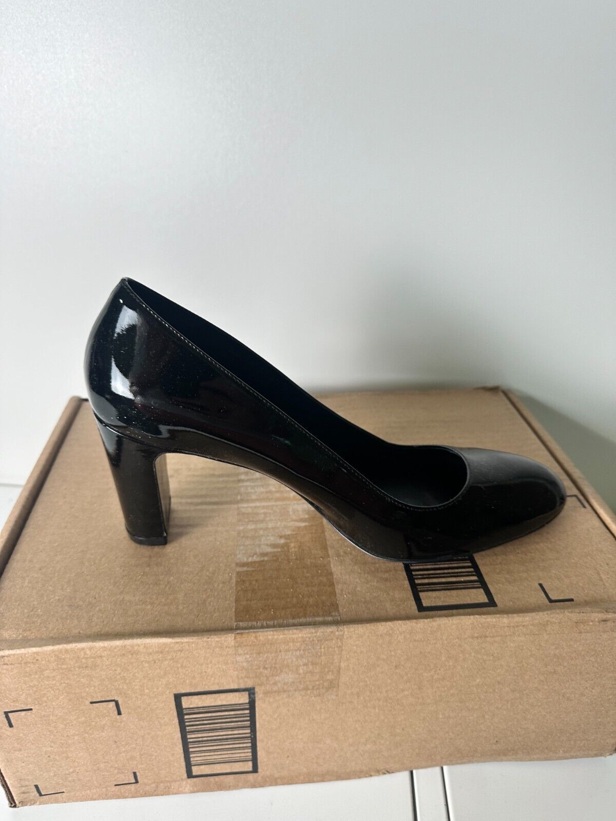 Stuart Weitzman Women's 8 Vida 75mm Patent-Finish Block Heel Pumps Shoes Black