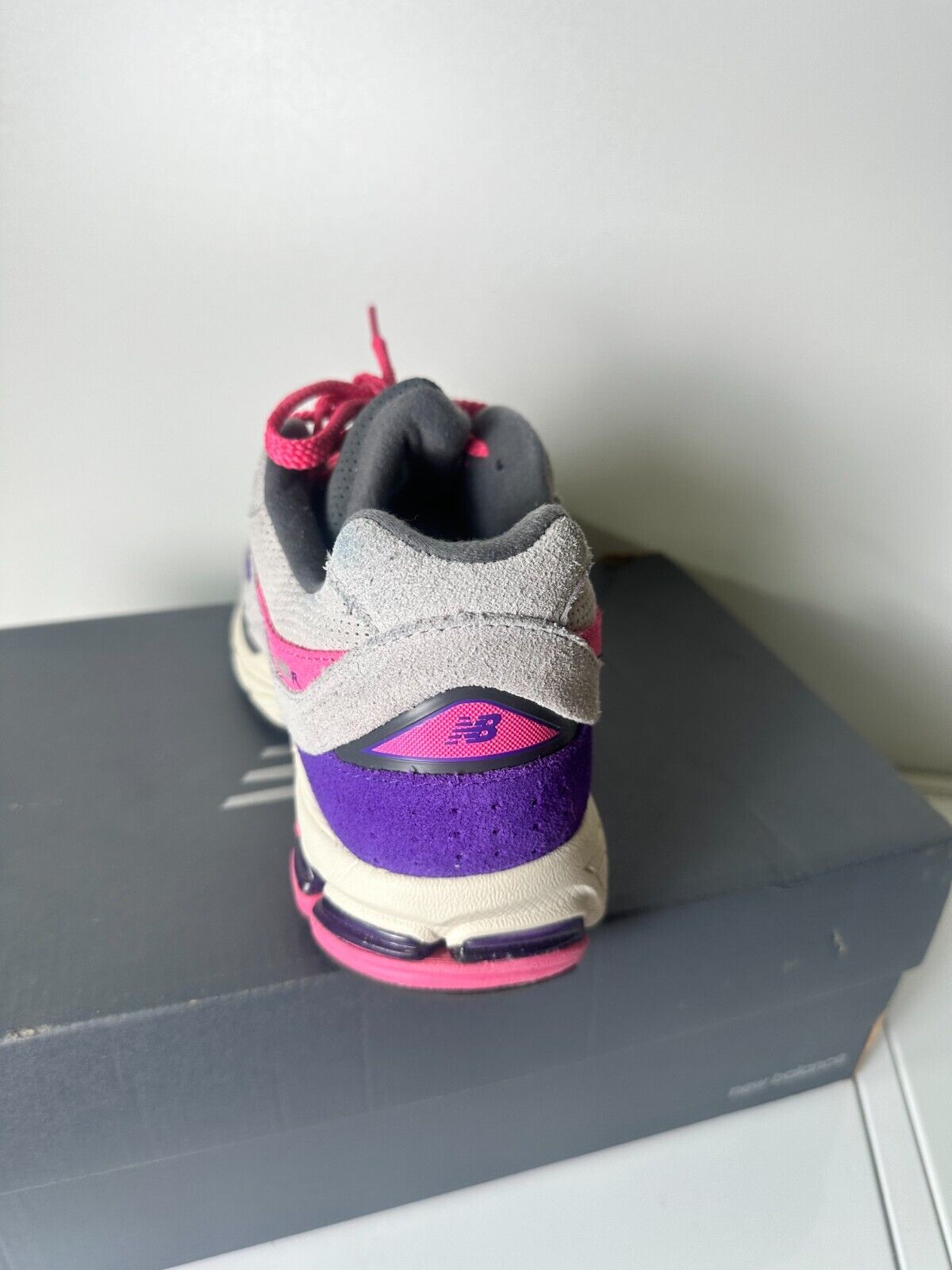 New Balance Mens 7.5 2002R Rain Cloud Prism Purple Lifestyle Sneaker M2002RWB
