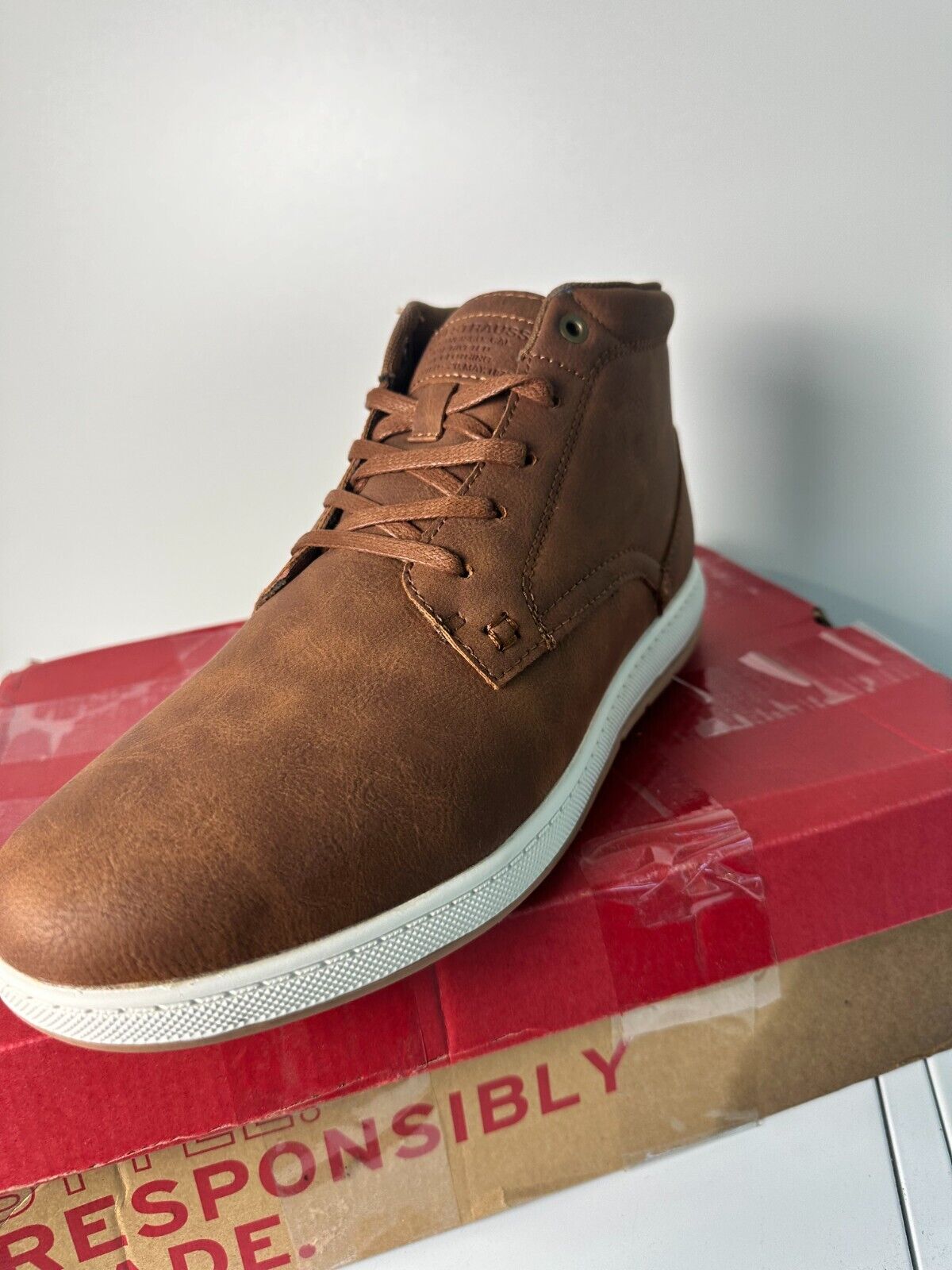 Levi's Men's 10 Goshen 2 Vegan Nubuck Casual Sneaker Shoes British Tan 500-13252