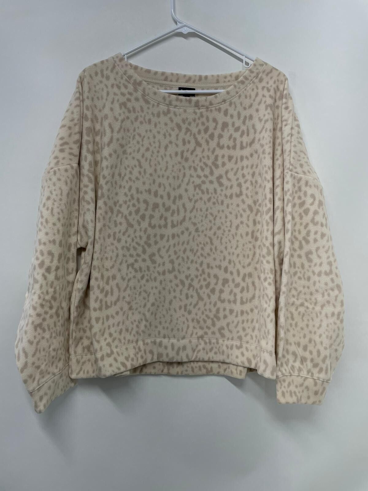 Gap Womens XL Microfleece PJ Top Birch Biege Leopard Print Fleece Sweatshirt