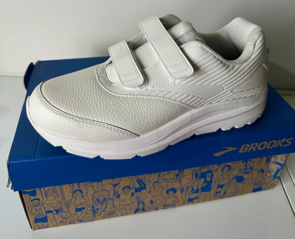 Brooks Women's 9 Addiction Walker V-Strap 2 Walking Shoes White 120309 1B 142