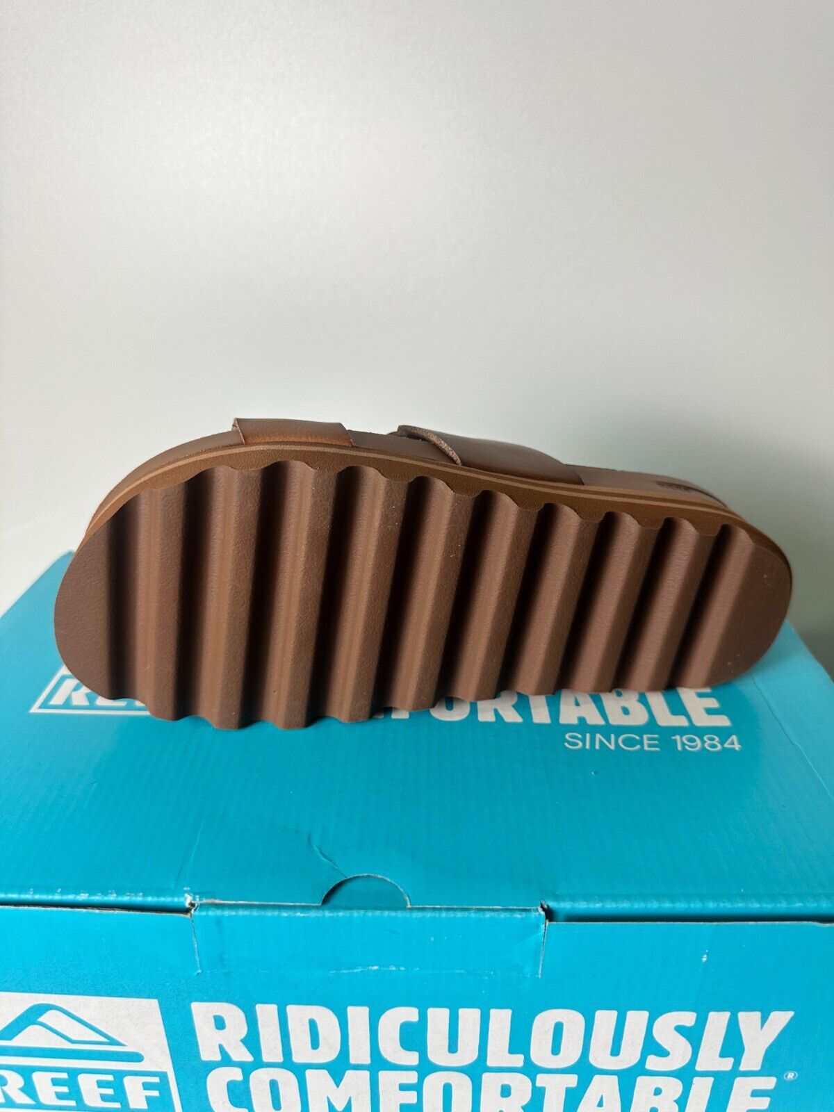 Reef Women's 5 Cushion Vista Hi Two-Strap Vegan Leather Sandals Espresso CJ6062