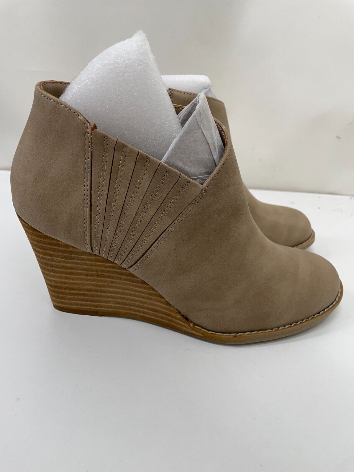 DV by Dolce Vita Womens 8 Georgi Wedge Ankle Bootie Tan Leather Zip Boot Shoe