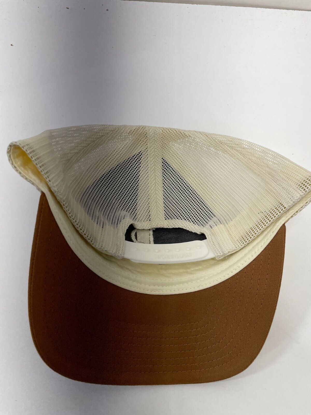 R Watson Boots Mens M/L Richardson Low Pro 115 Trucker Hat Brown Mesh Snapback