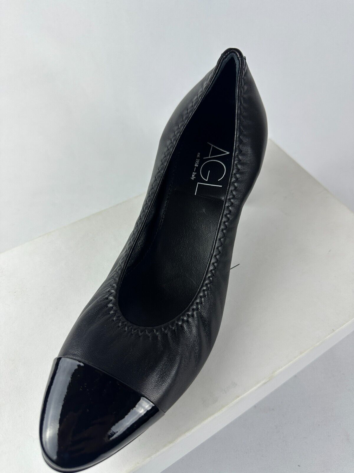 AGL Attilio Giusti Leombruni Womens 39.5 Black Leather Pump Shoe Cap Toe N152015