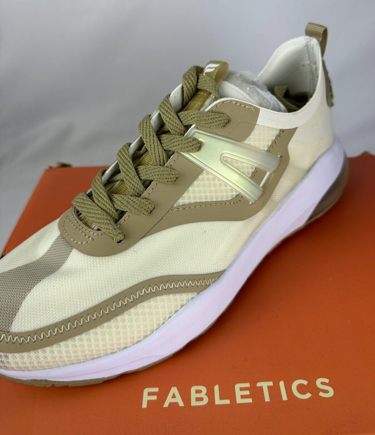 Fabletics Womens 9.5 Coranado Performance Sneaker Shorewood LPN0272394236