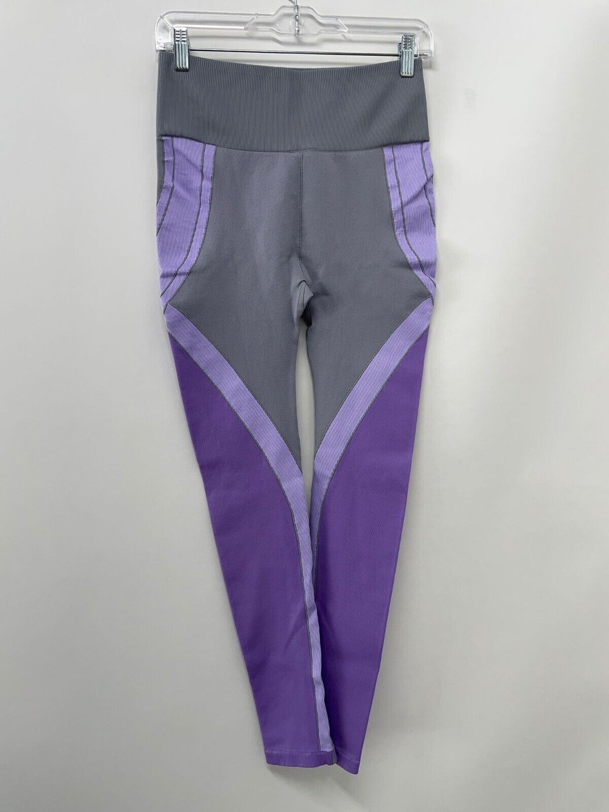 Fabletics Womens L High Waisted Seamless Colorblock Legging Frosted Lilac Gray