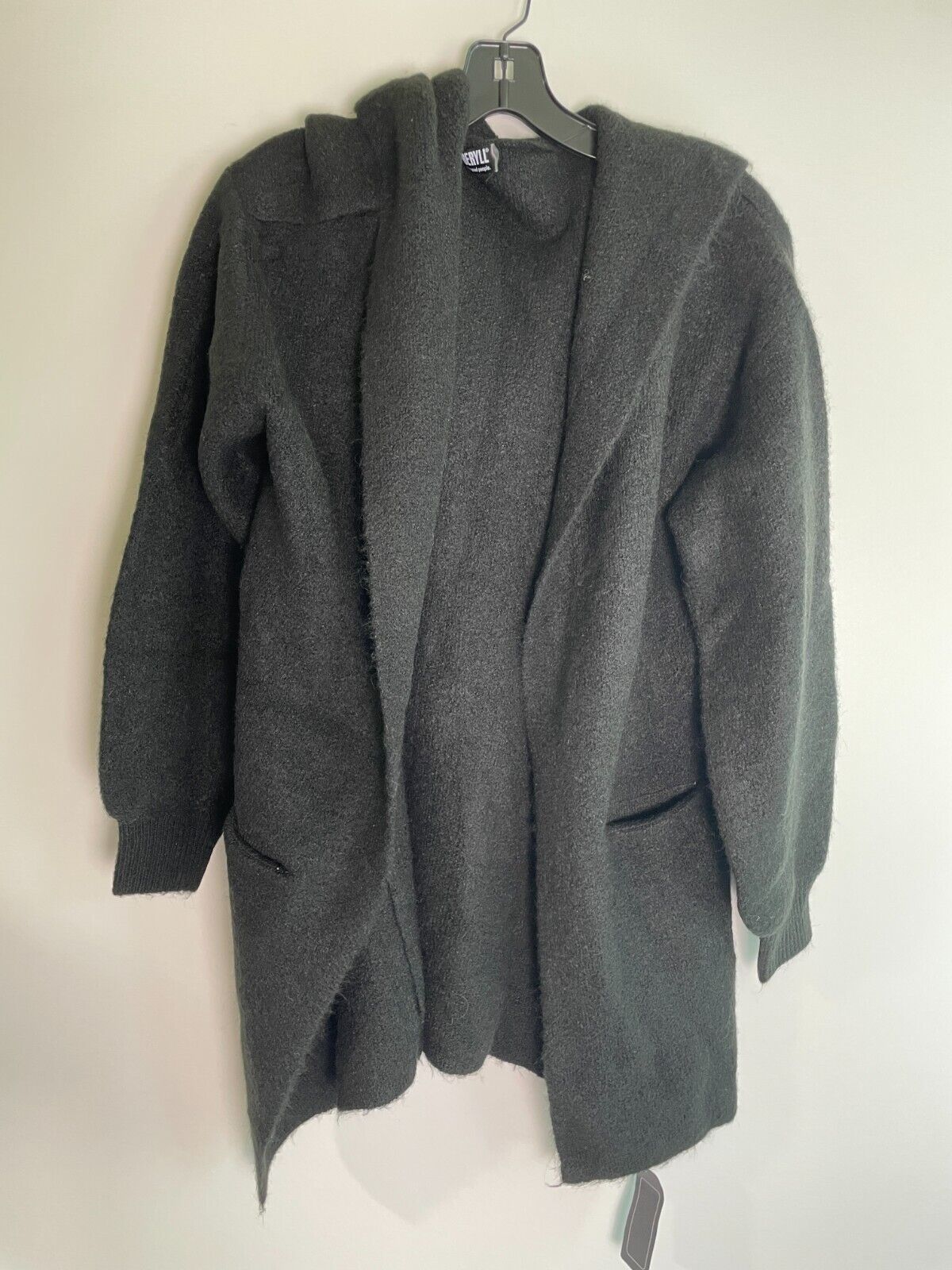 Beryll Women's One Size Cashmere Hooded Cardigan Sweater Black Oversized Pockets