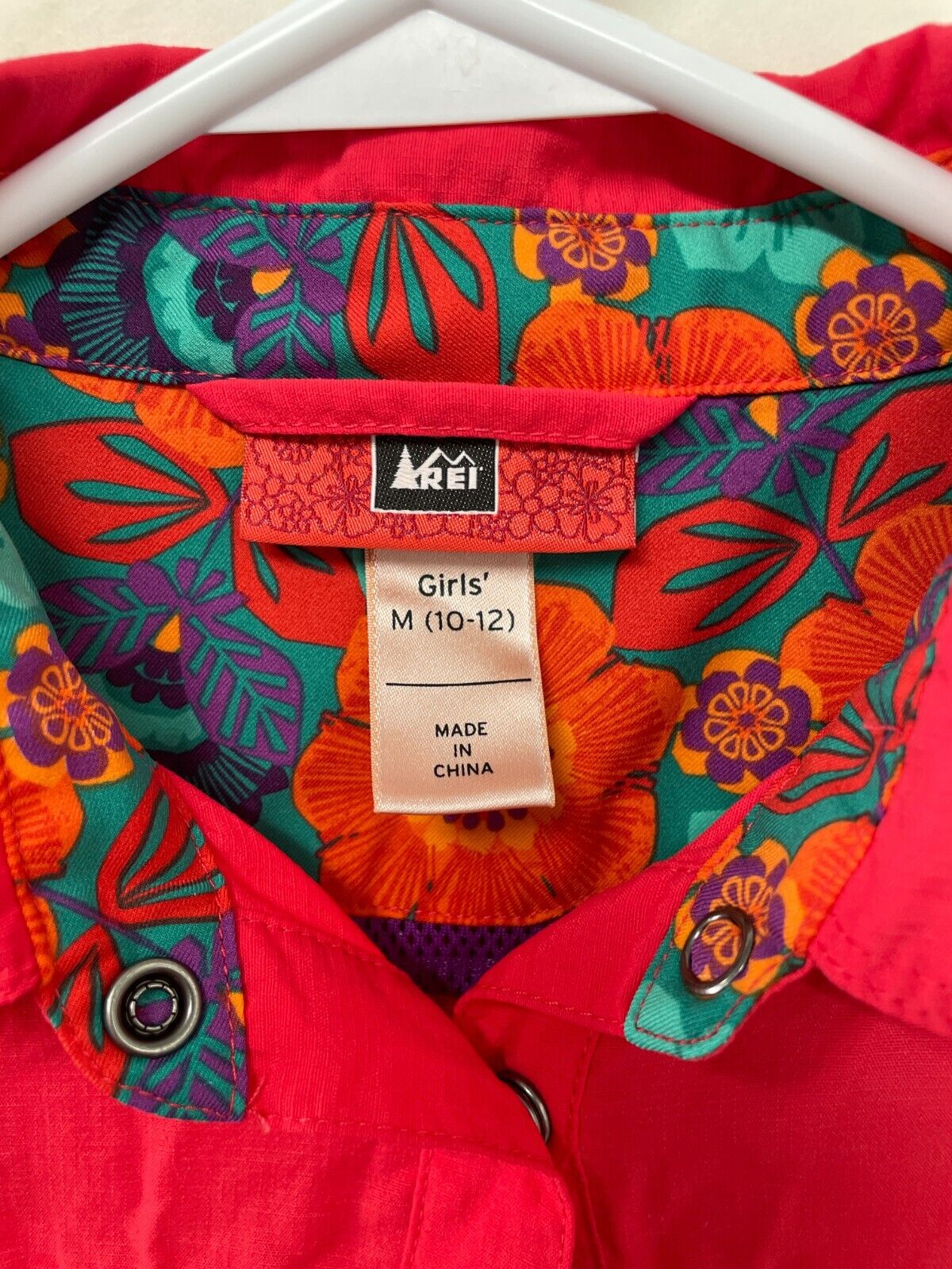REI Girls M (10-12) Hiking Camping Shirt Red Long Sleeve Snap Button Collared