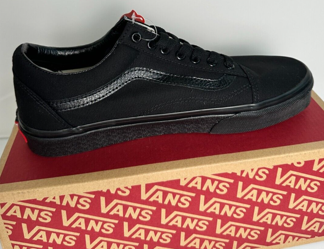 Vans Men's 8 Old Skool Black Casual Skateboarding Sneaker Shoe VN000D3HBKA