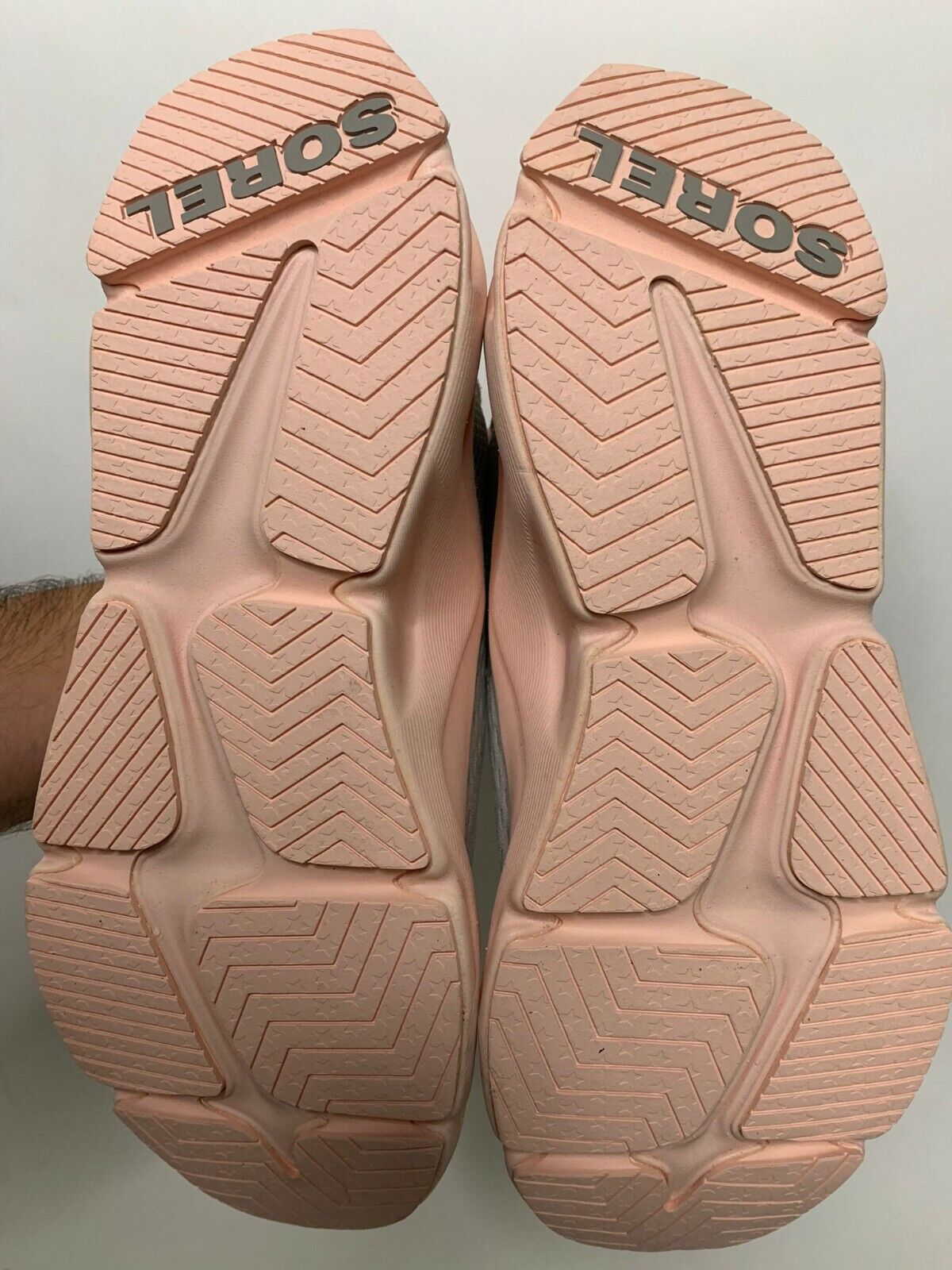 Sorel Womens 9.5 Kinetic RNEGD Lace Sneaker Shoes Dove Peach Blossom