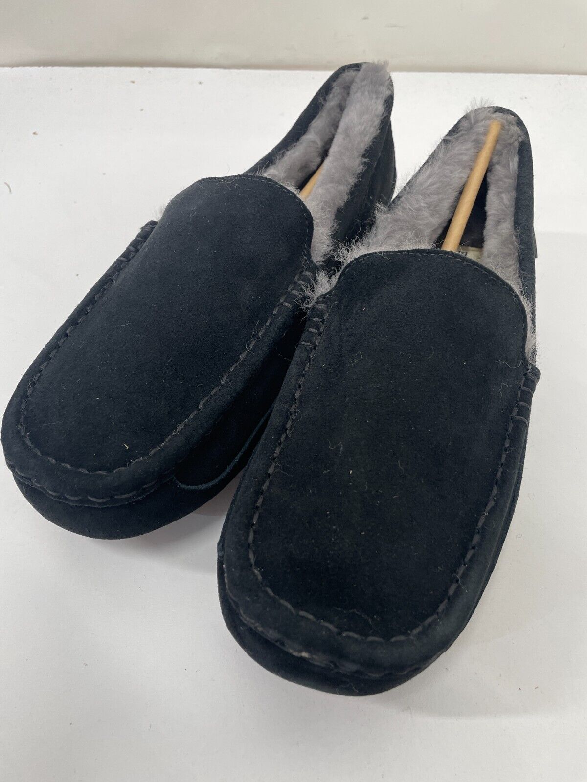 Fireside By Dearfoams Mens 9 Melbourne Genuine Shearling Moccasin Slippers Black