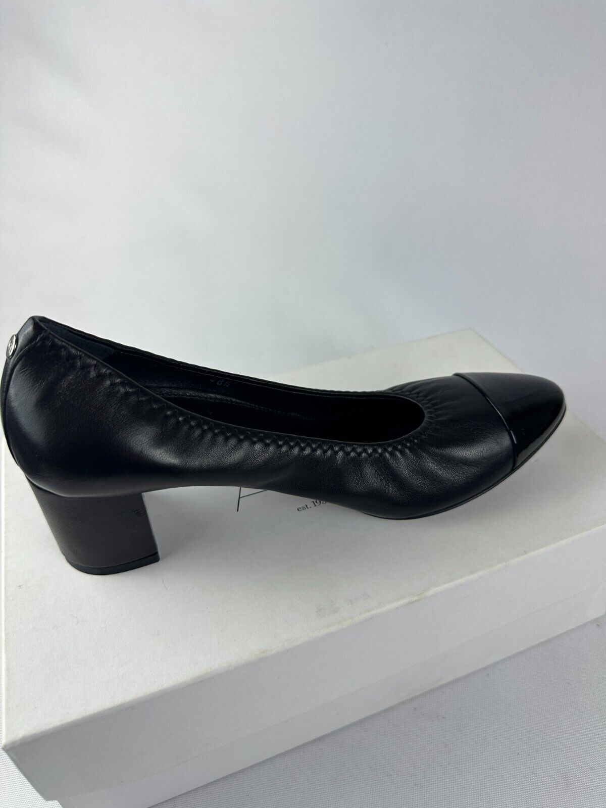 AGL Attilio Giusti Leombruni Womens 39.5 Black Leather Pump Shoe Cap Toe N152015