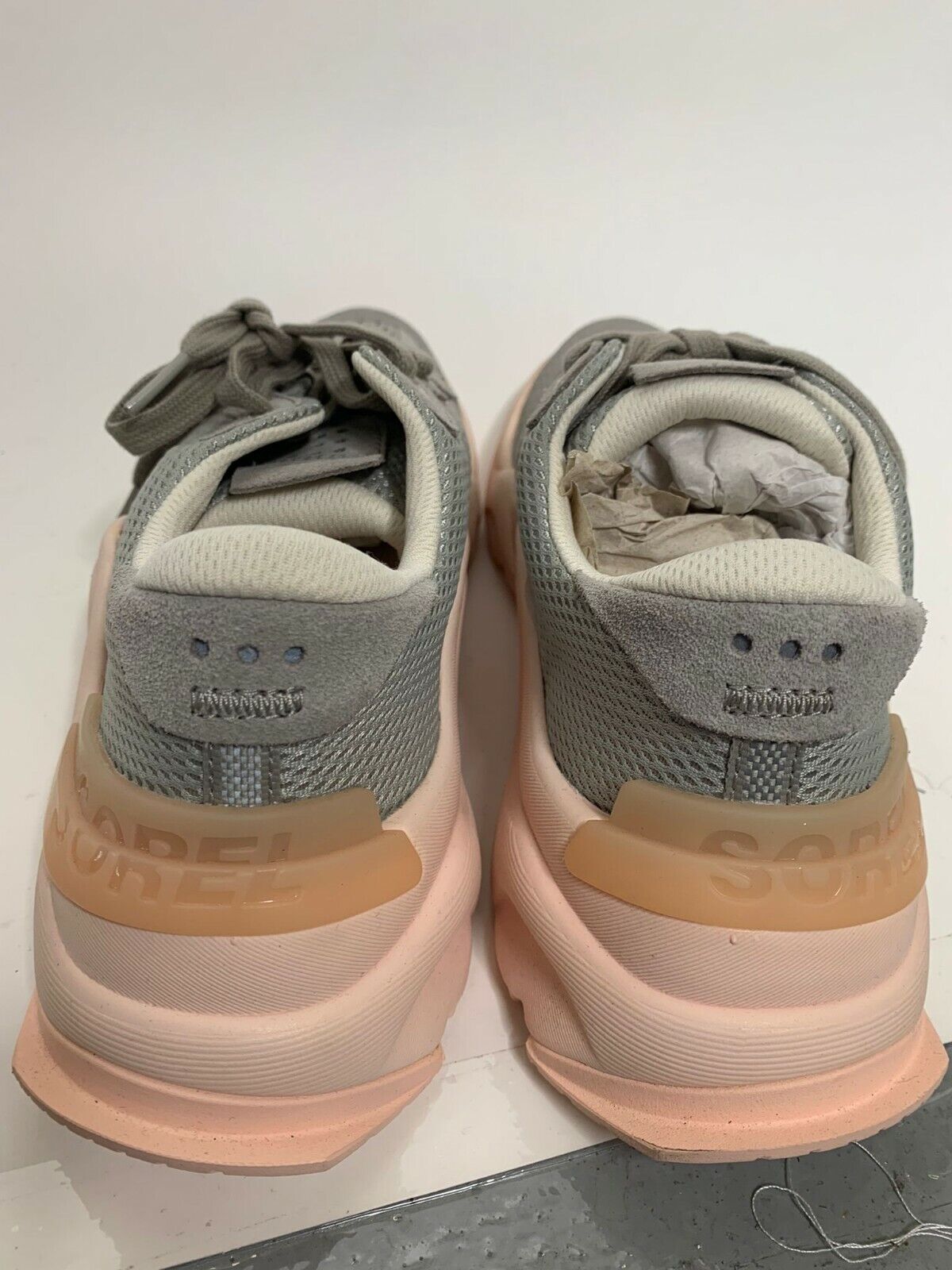 Sorel Womens 9.5 Kinetic RNEGD Lace Sneaker Shoes Dove Peach Blossom