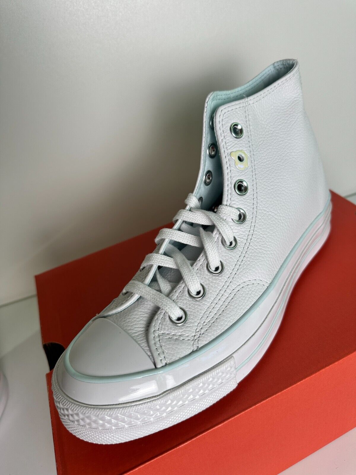Converse Womens 8.5 Chuck 70 High White Out Leather Casual Sneaker Shoes A05024C
