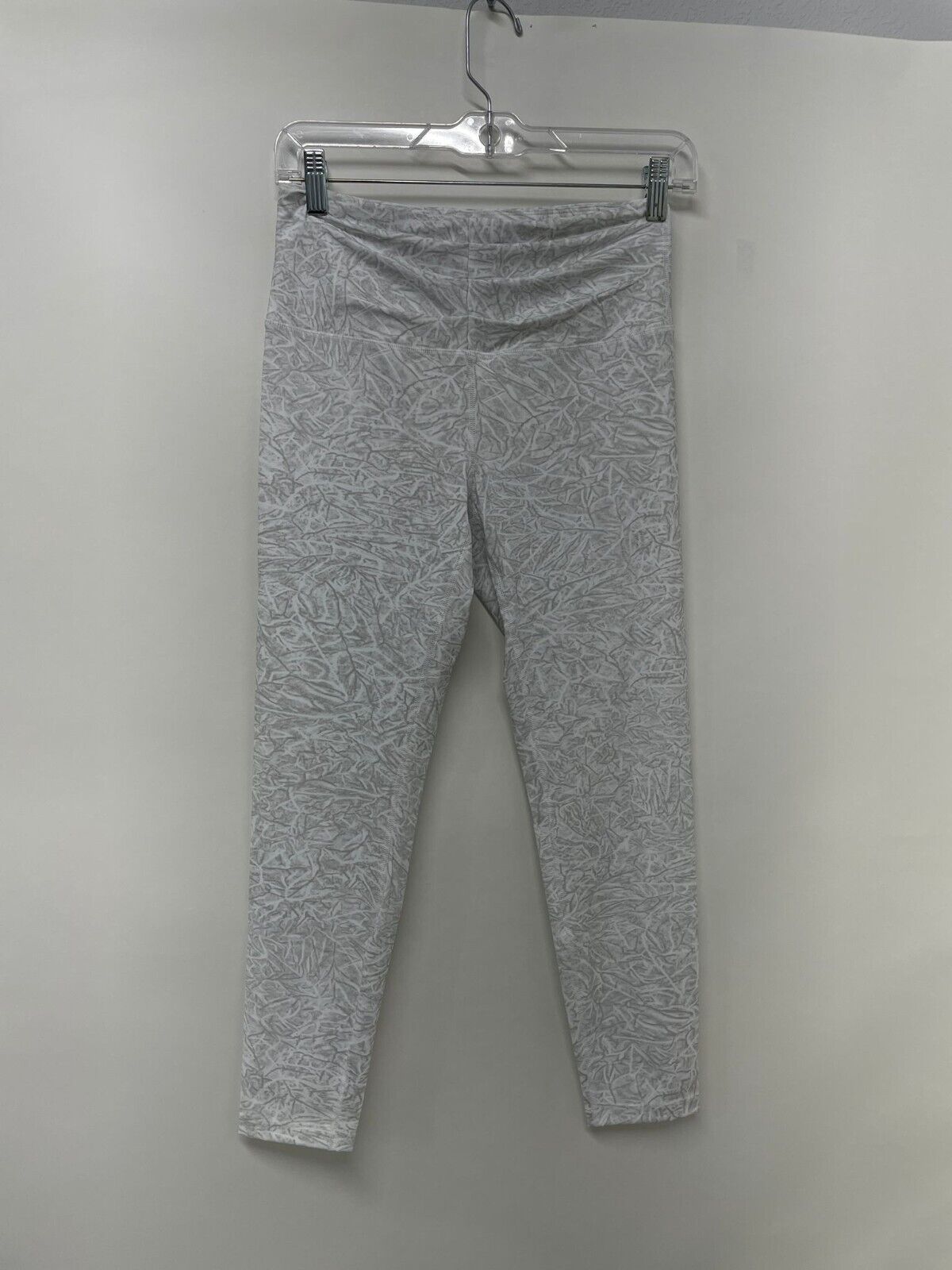 Zyia Active Womens 6-8 Sports Bra & Knife Waisted 7/8 Legging Set Pewter Fog Gym