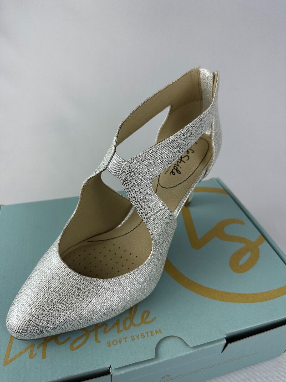 Life Stride Womens 8.5 Giovanna 2 Pump Shoes Silver Almond Toe Cutout G0661S2900