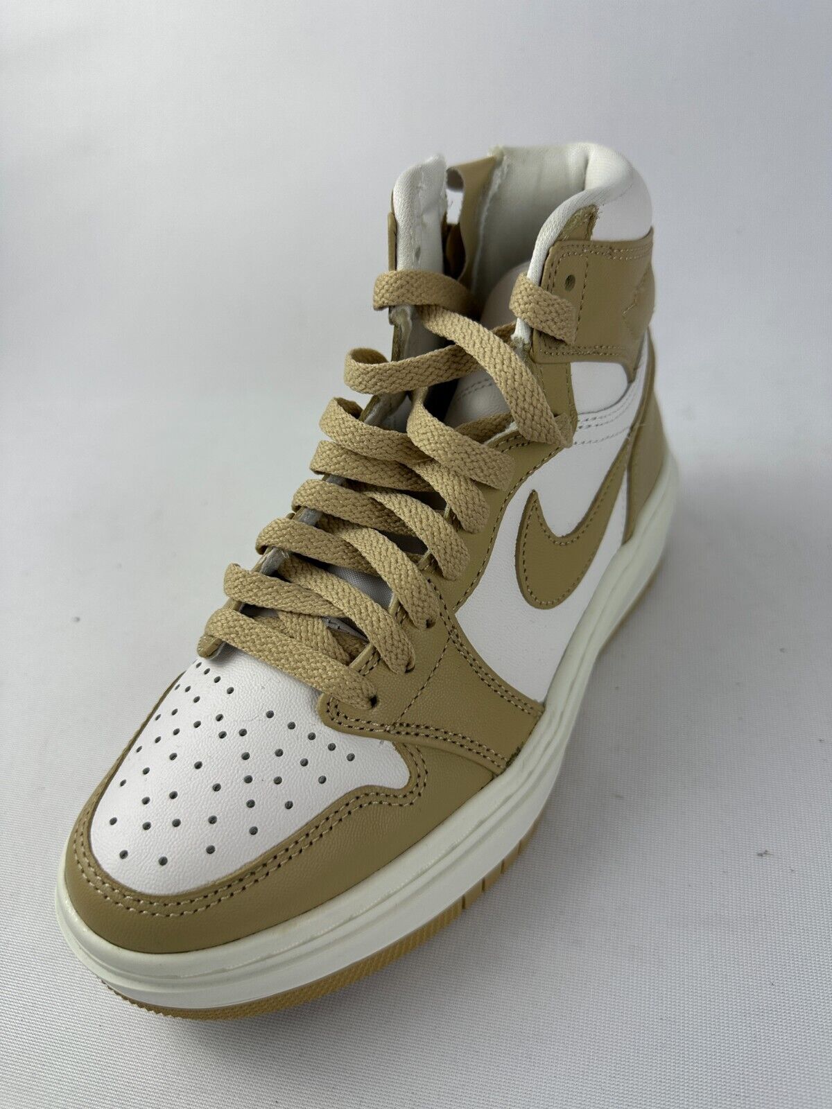 Nike Womens 6 Air Jordan 1 Elevate High Top Sneaker Vachetta Tan DN3253-121