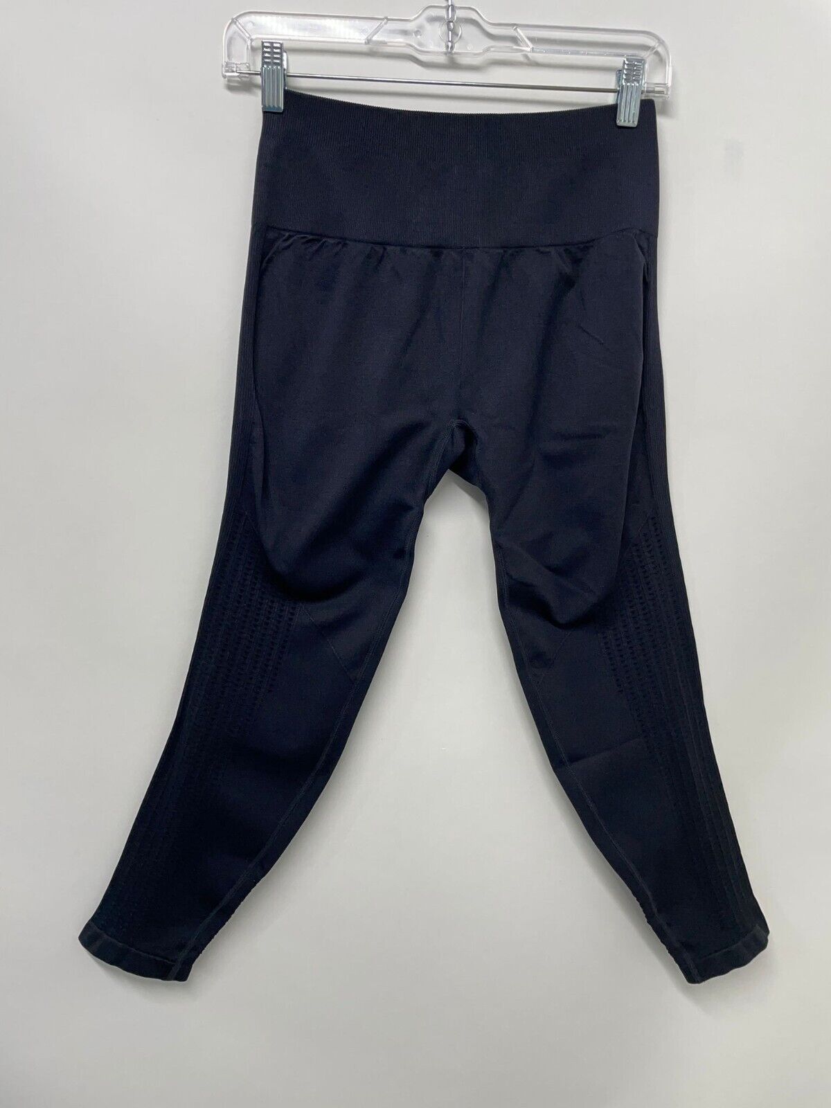 Fabletics Womens M Sync High Waisted Perforated 7/8 Seamless Legging Black  Gym