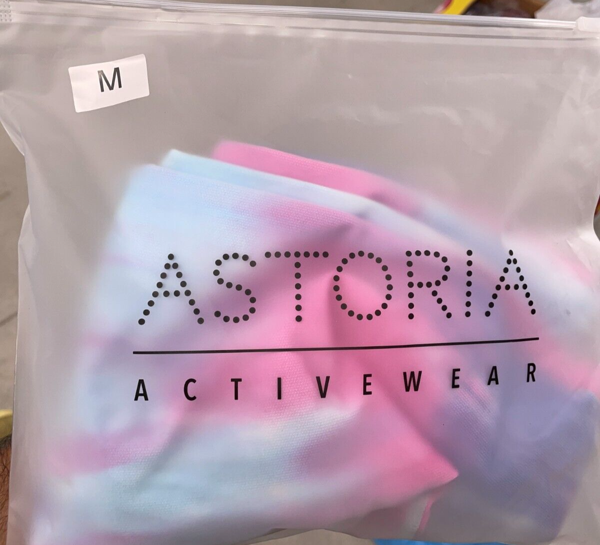 Astoria Women's M DREAM Full Length Legging Cotton Candy Seamless Scrunch NWT