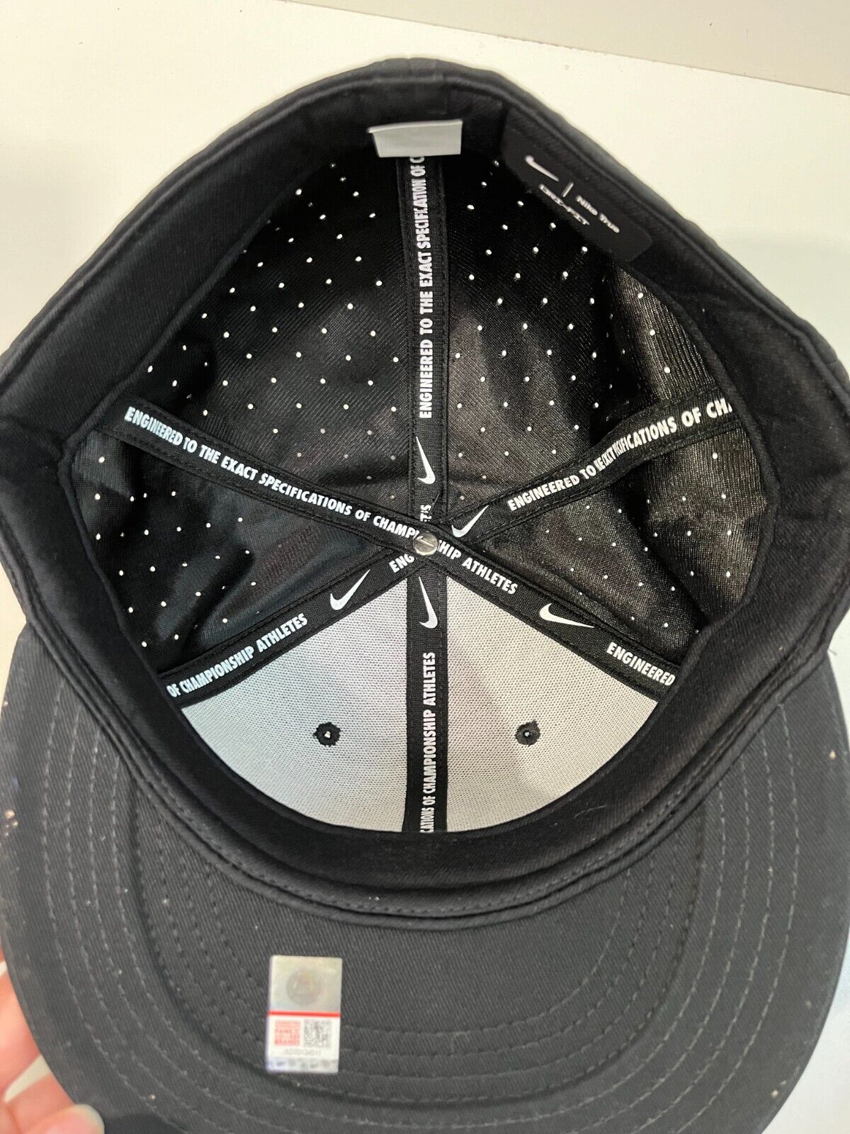 Nike Unisex Adult Size 7-1/4 USC Trojans Performance Fitted Cap Hat Triple Black