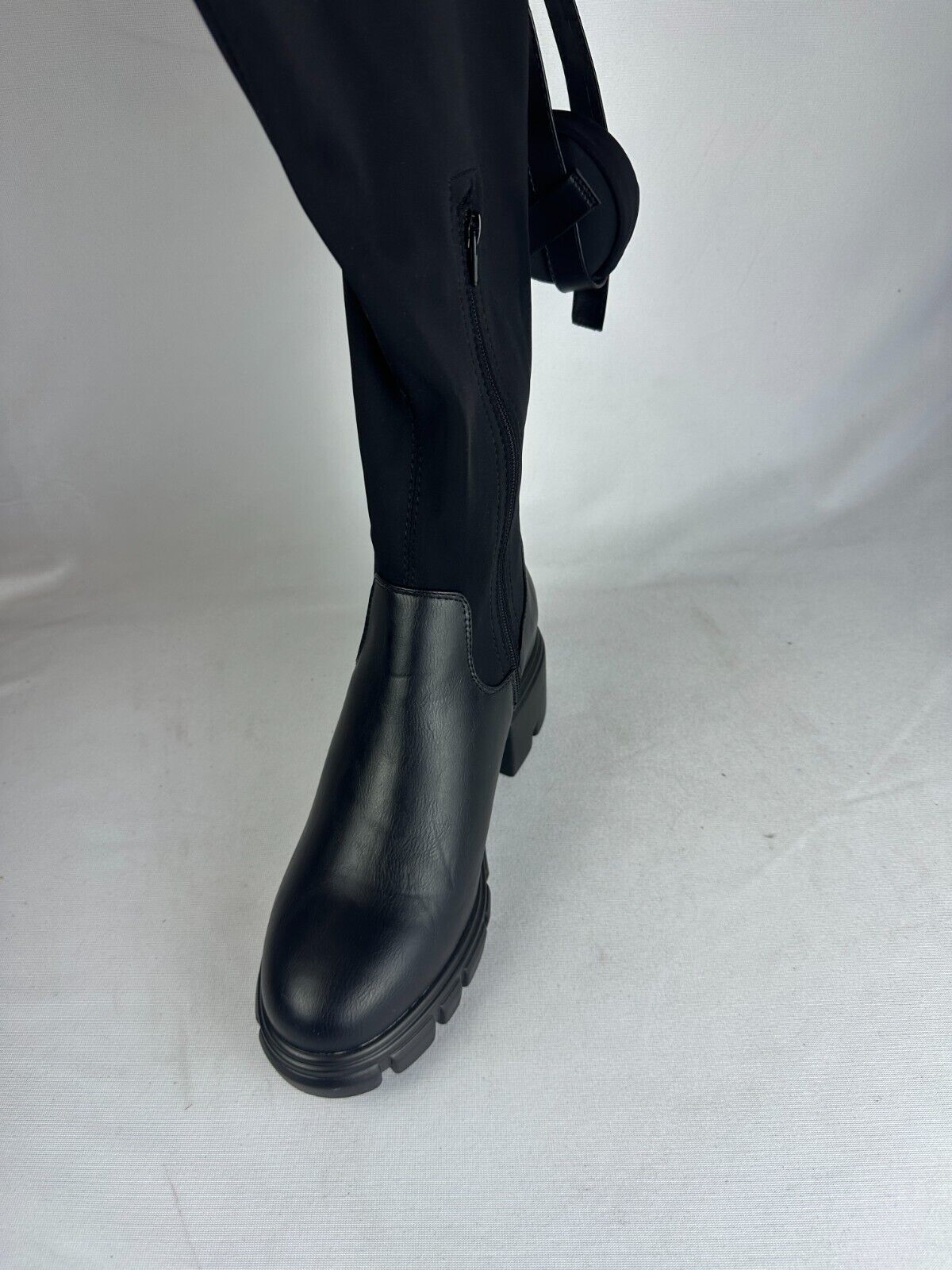 Shoe Dazzle Womens 8.5 Ramerra Lug Sole Boots Black Caviar W/ Pouch Zip Closure