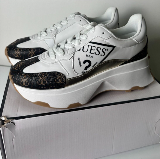 GUESS Women's 8 Calebb5 Logo Low Top Faux Leather Sneakers White Black GWCALEBB5