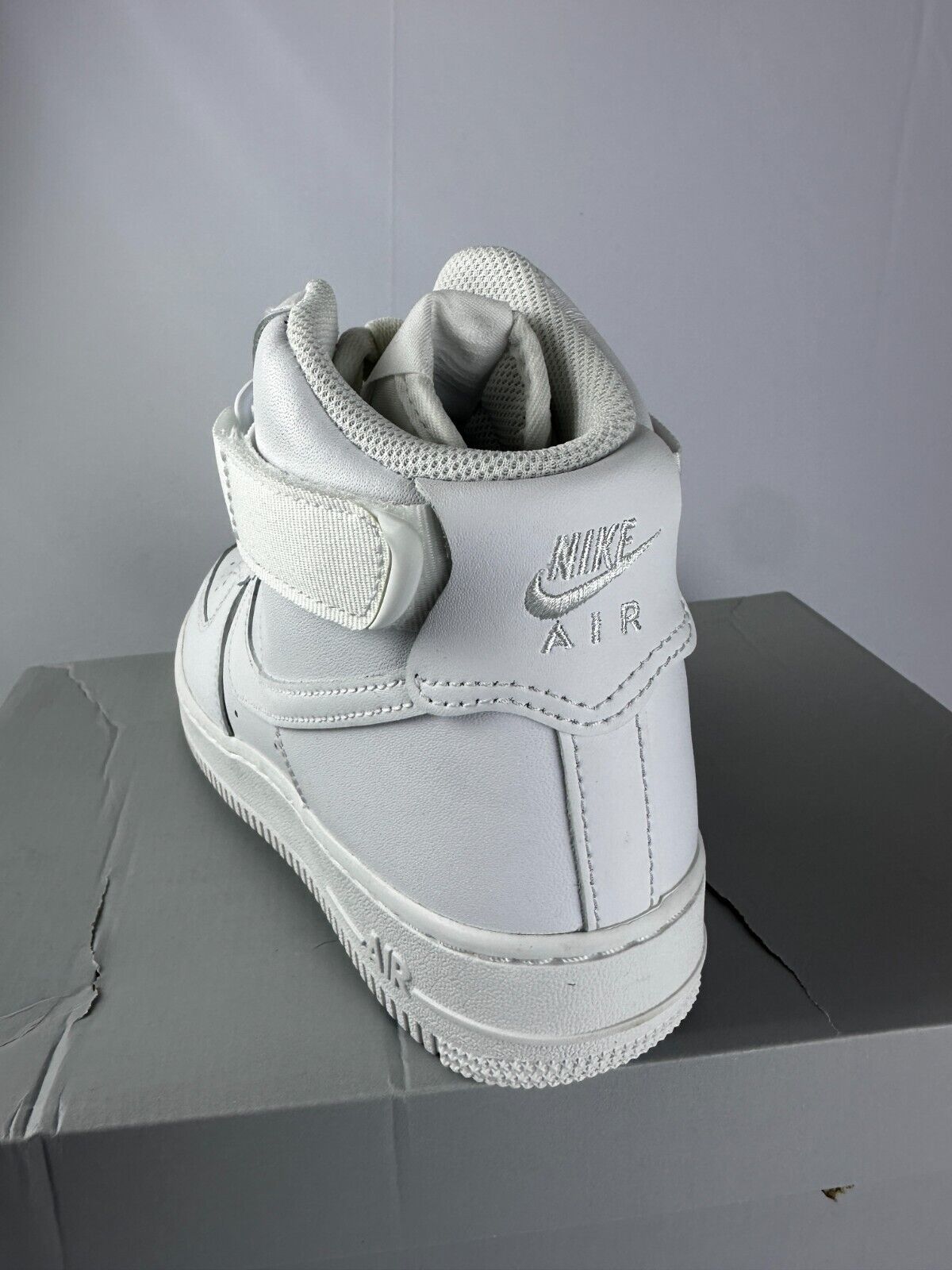 Nike Womens 8 Air Force 1 High Triple White Casual Lifestyle Sneakers DD9624 100