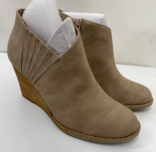 DV by Dolce Vita Womens 8 Georgi Wedge Ankle Bootie Tan Leather Zip Boot Shoe