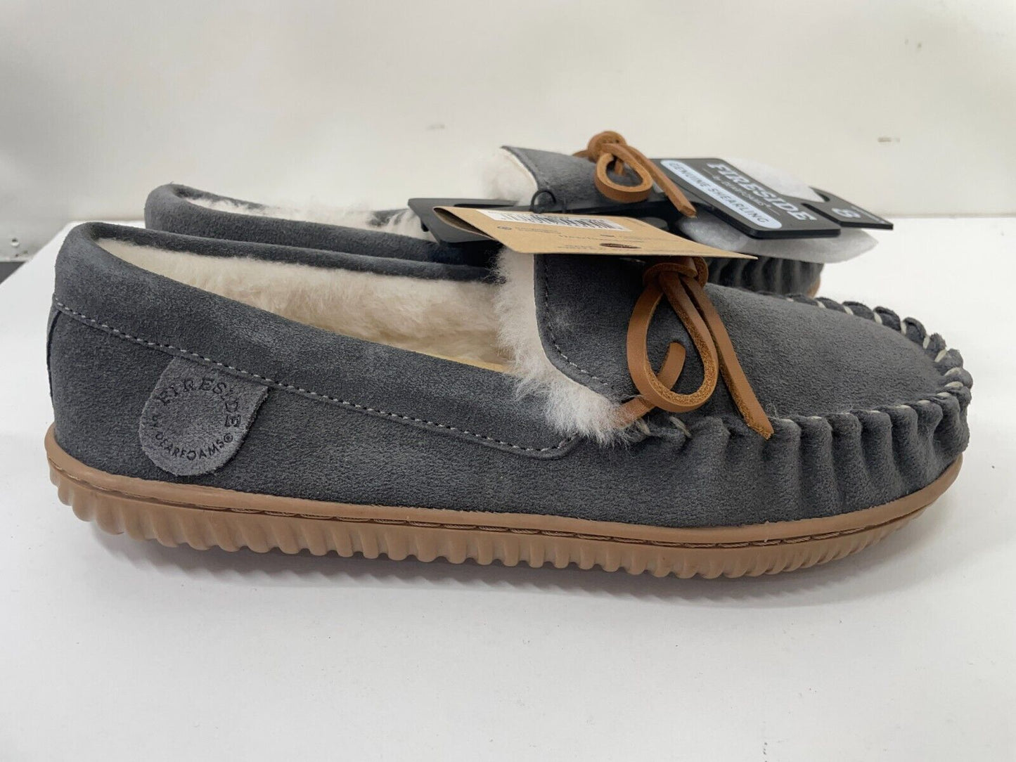 Fireside Womens 8 Dearfoams Alice Springs Genuine Shearling Moccasin Slippers