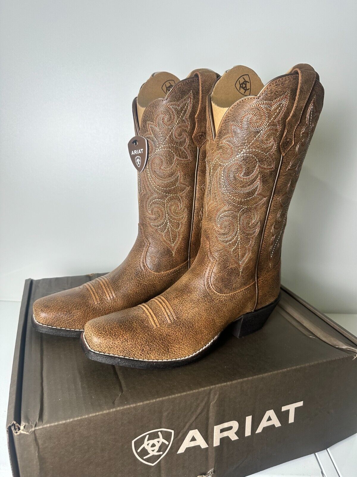 Ariat Women's 8.5 Round Up Square Toe Western Boot Vintage Bomber 10021620