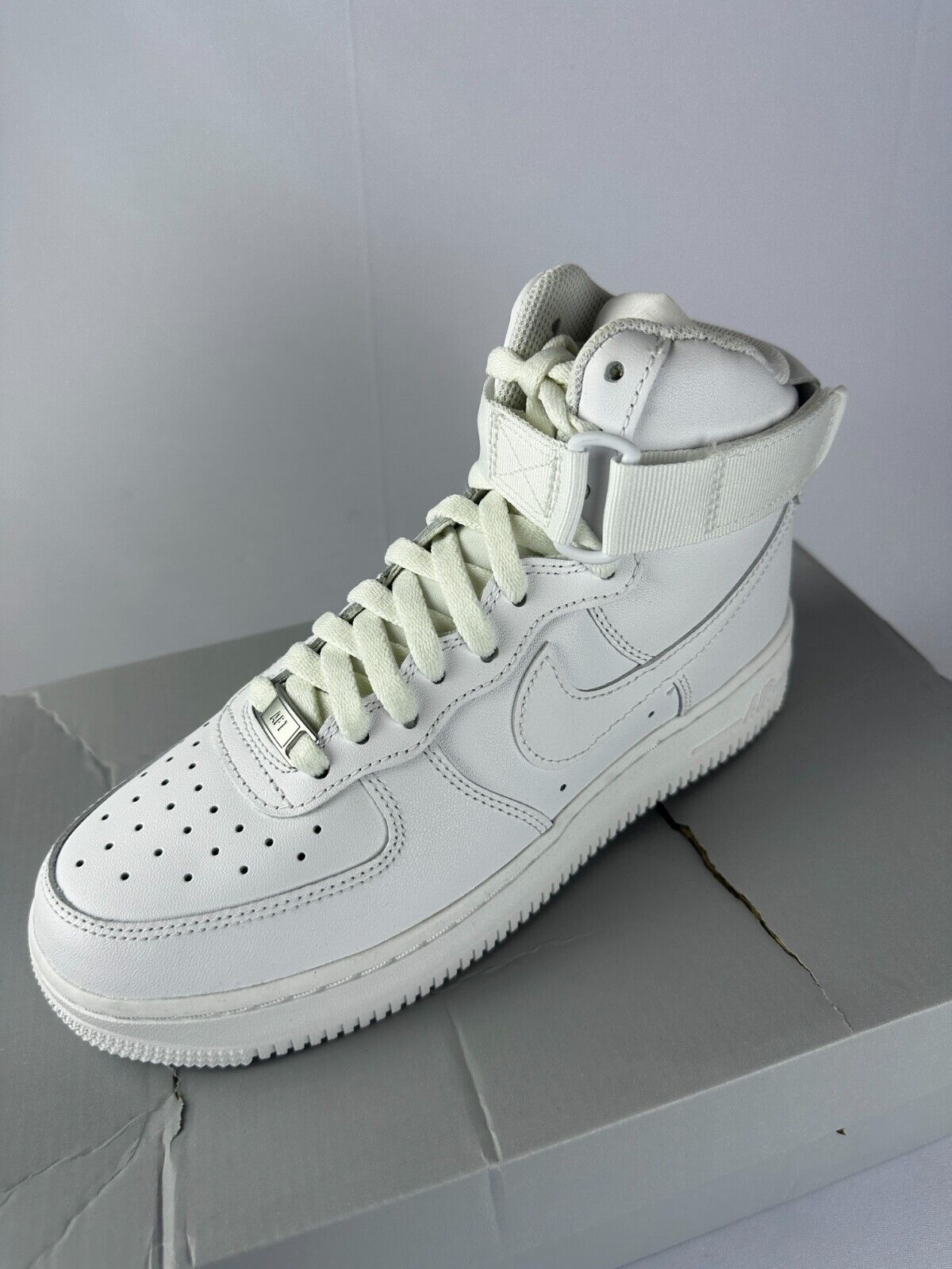 Nike Womens 8 Air Force 1 High Triple White Casual Lifestyle Sneakers DD9624 100