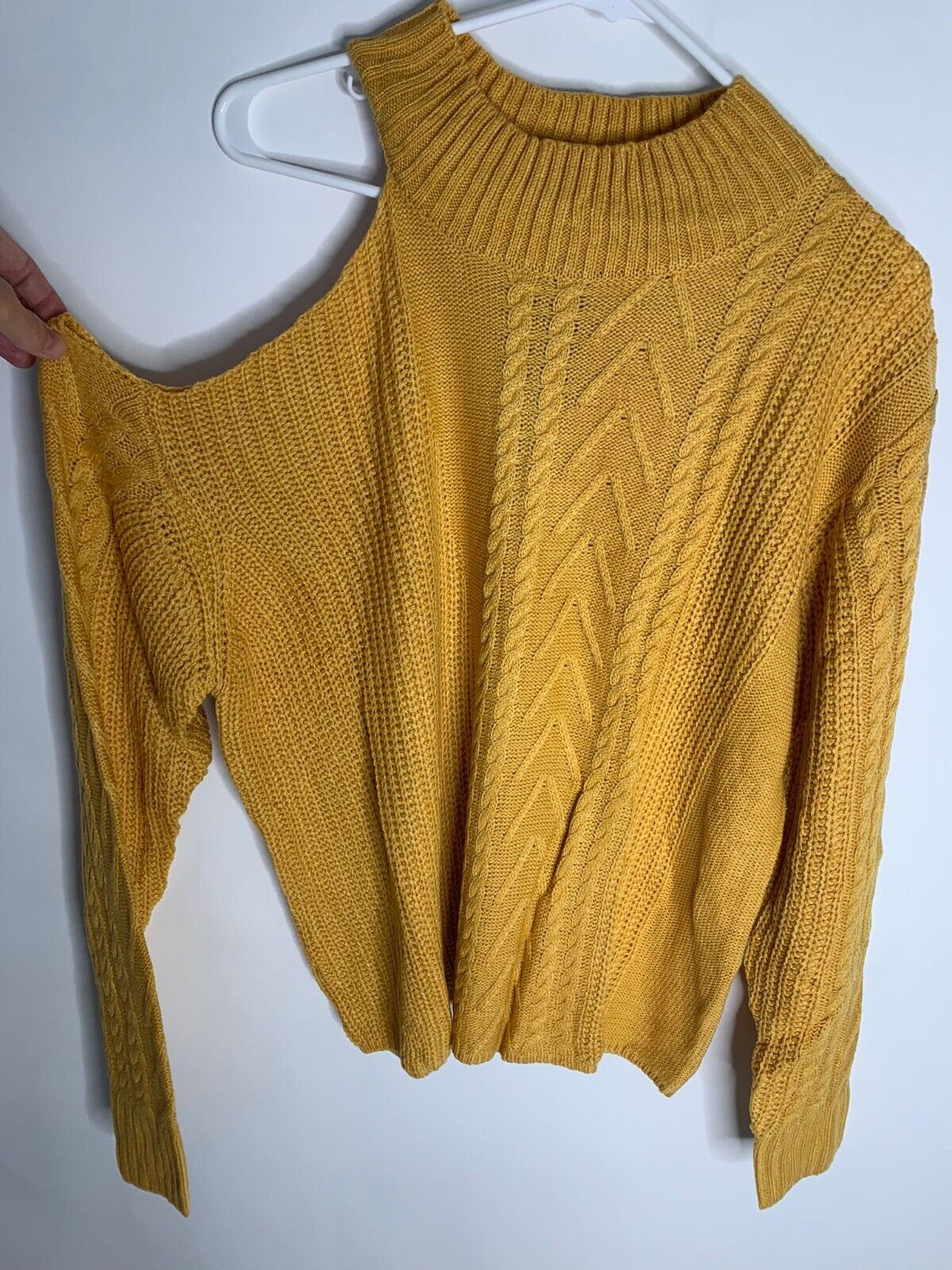 Ann Kaci California Womens Cut Out Drop Shoulder Cable Knit Sweater Yellow