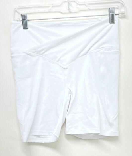 Fabletics Women's S Oasis PureLuxe HW Crossover 6'' Short Classic White Pockets