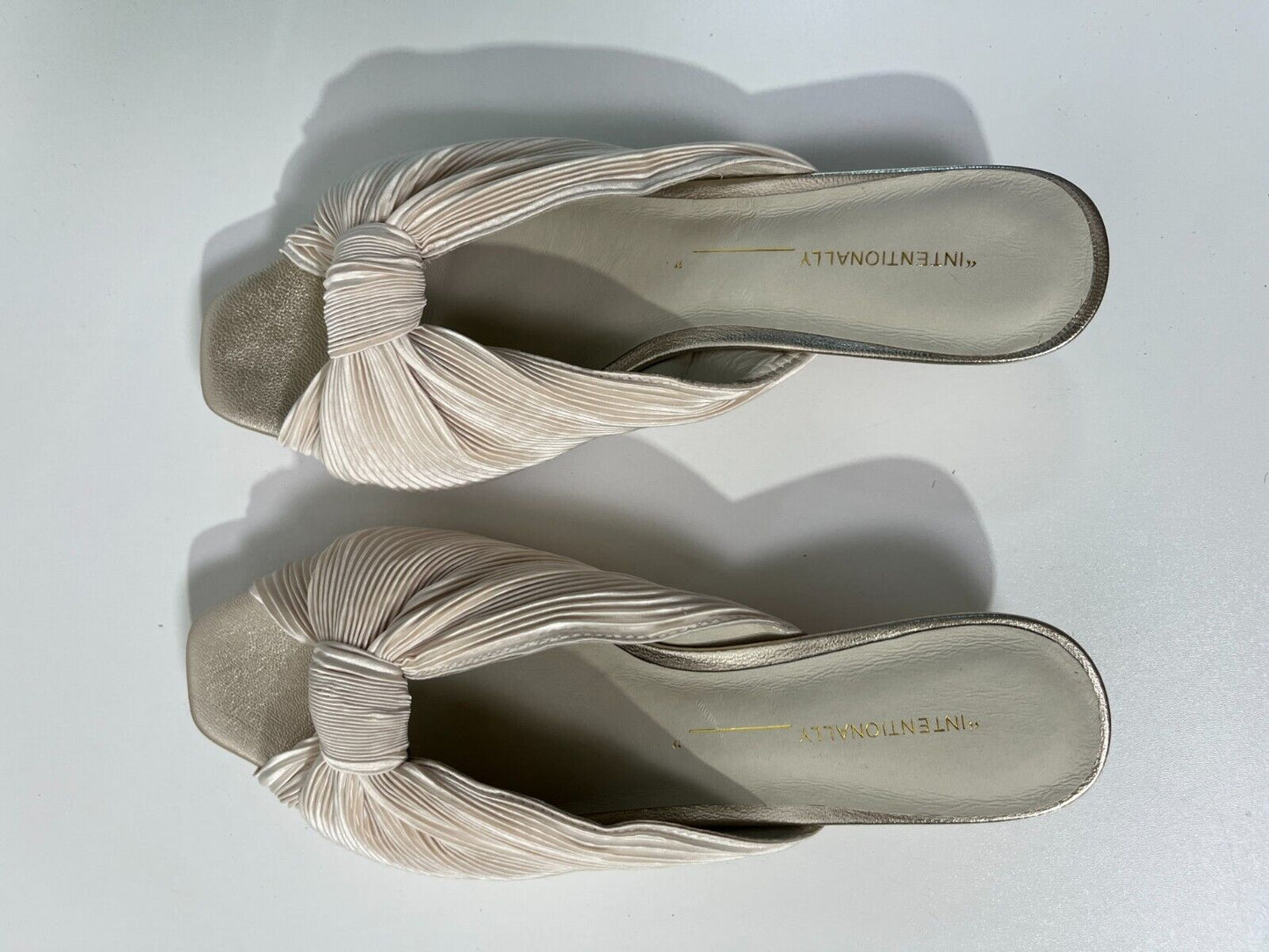 Internationally Women's 8 Curfew Satin Knotted Kitten Heels Ivory ELD1-1408