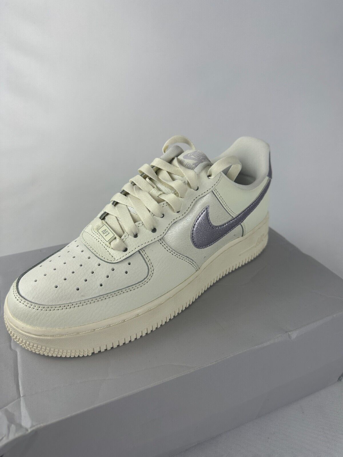 Nike Womens 9 Air Force 1 Low Top Sail Oxygen Purple Sneaker DV7470-100