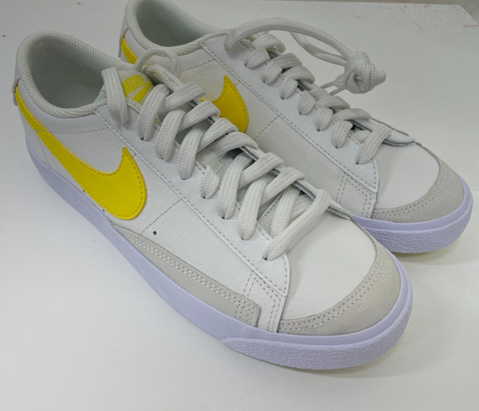 Nike Youth Boys 6.5 Blazer '77 GS Low Top Sneakers White Opti Yellow DA4074-118